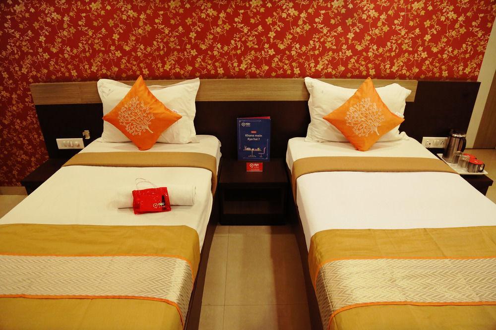 פונה Oyo Rooms Yerwada Chowk מראה חיצוני תמונה